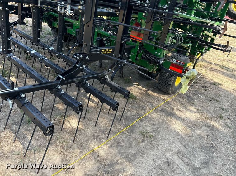 image for item DY0777 2024 John Deere 2230FH field cultivator