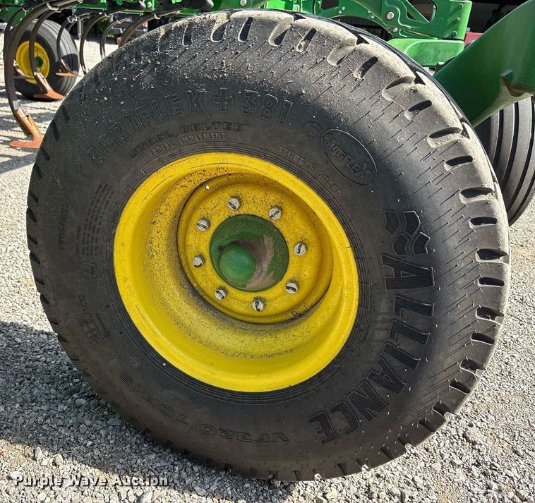 image for item DY0777 2024 John Deere 2230FH field cultivator