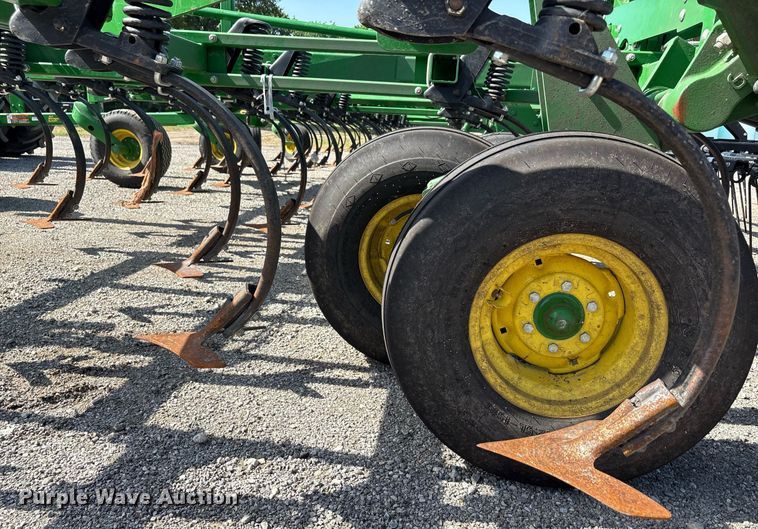 image for item DY0777 2024 John Deere 2230FH field cultivator