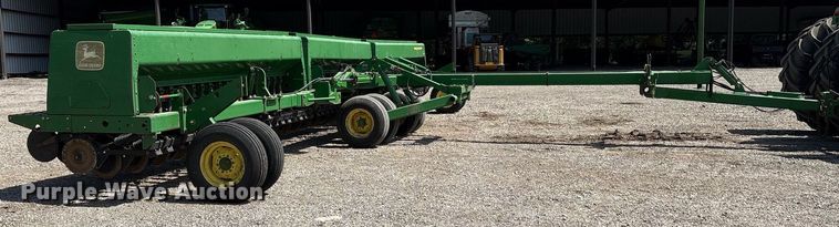 image for item DY0778 1992 John Deere 455 grain drill