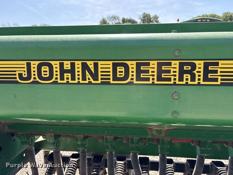 image for item DY0778 1992 John Deere 455 grain drill