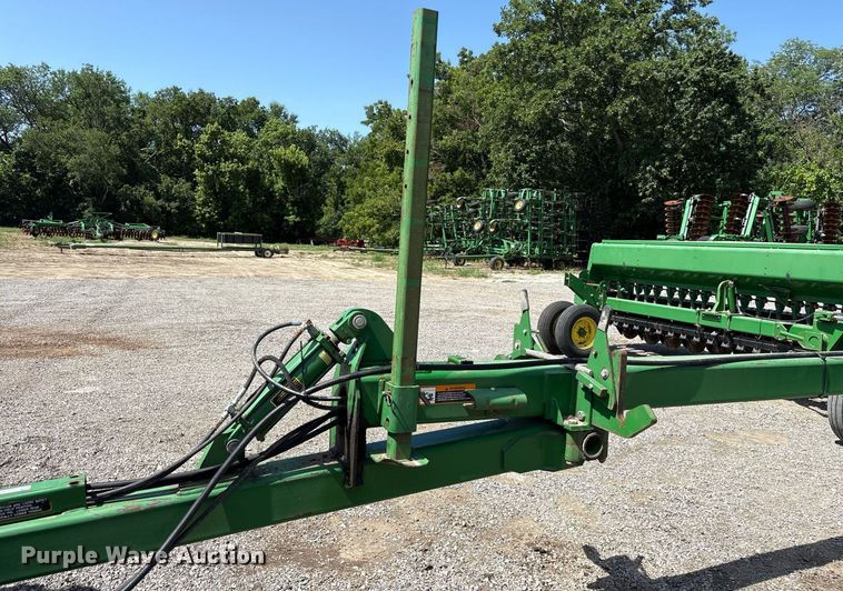 image for item DY0778 1992 John Deere 455 grain drill