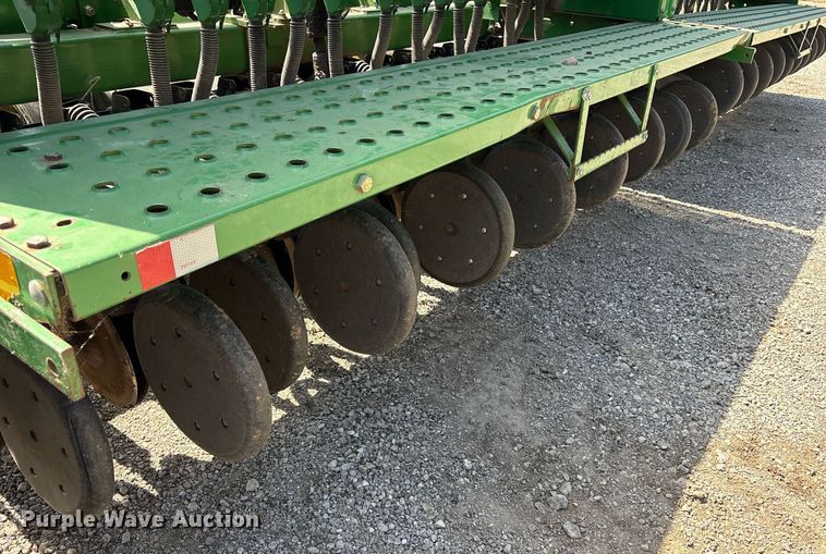 image for item DY0778 1992 John Deere 455 grain drill