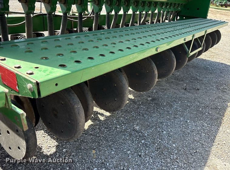 image for item DY0778 1992 John Deere 455 grain drill