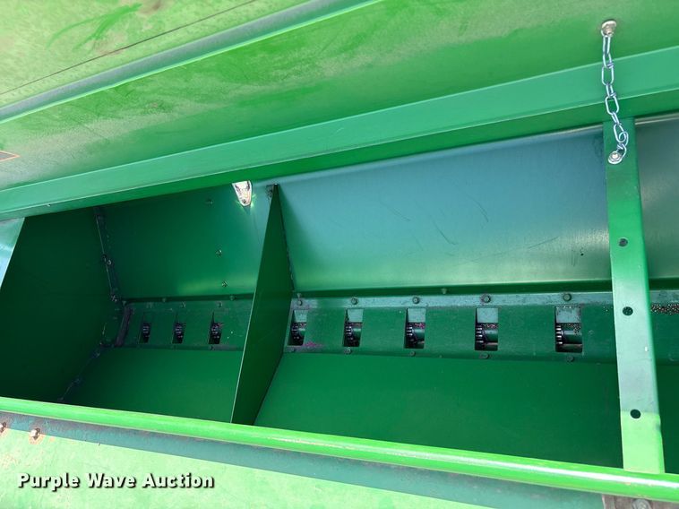 image for item DY0778 1992 John Deere 455 grain drill