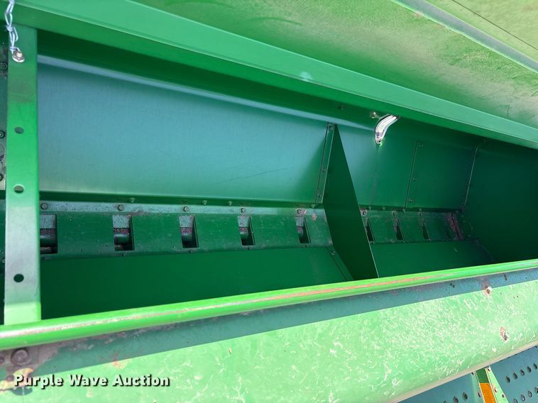 image for item DY0778 1992 John Deere 455 grain drill