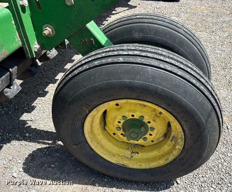 image for item DY0778 1992 John Deere 455 grain drill