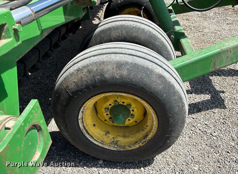 image for item DY0778 1992 John Deere 455 grain drill