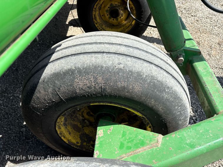 image for item DY0778 1992 John Deere 455 grain drill