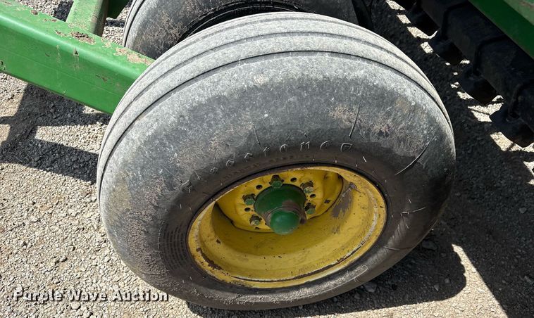 image for item DY0778 1992 John Deere 455 grain drill