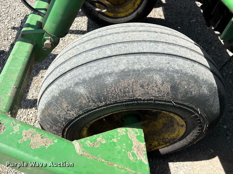 image for item DY0778 1992 John Deere 455 grain drill