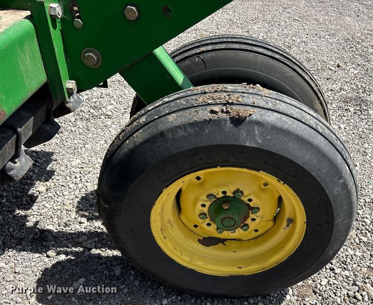 image for item DY0778 1992 John Deere 455 grain drill