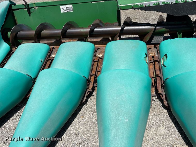 image for item DY0779 John Deere 893 corn head