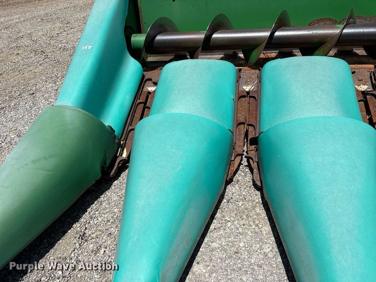 image for item DY0779 John Deere 893 corn head