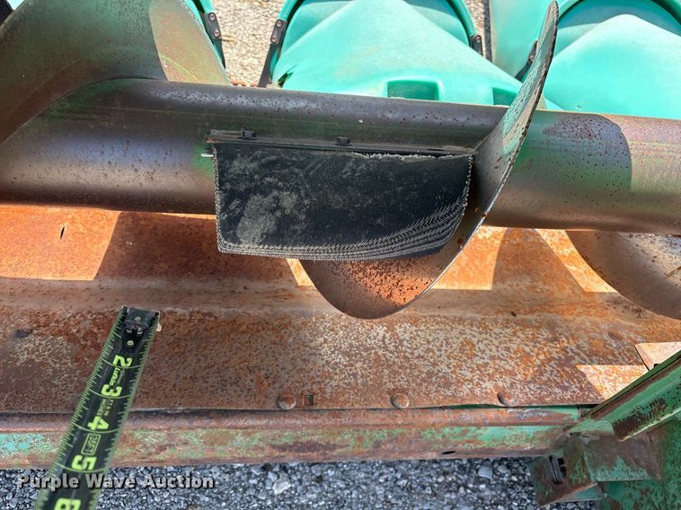 image for item DY0779 John Deere 893 corn head