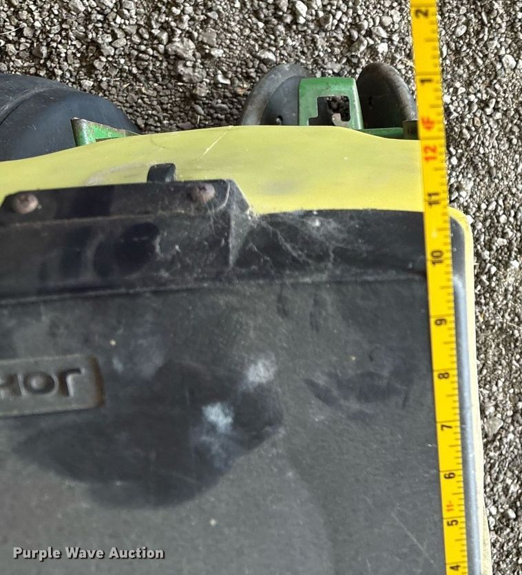 image for item DY0780 2001 John Deere 177ONT planter