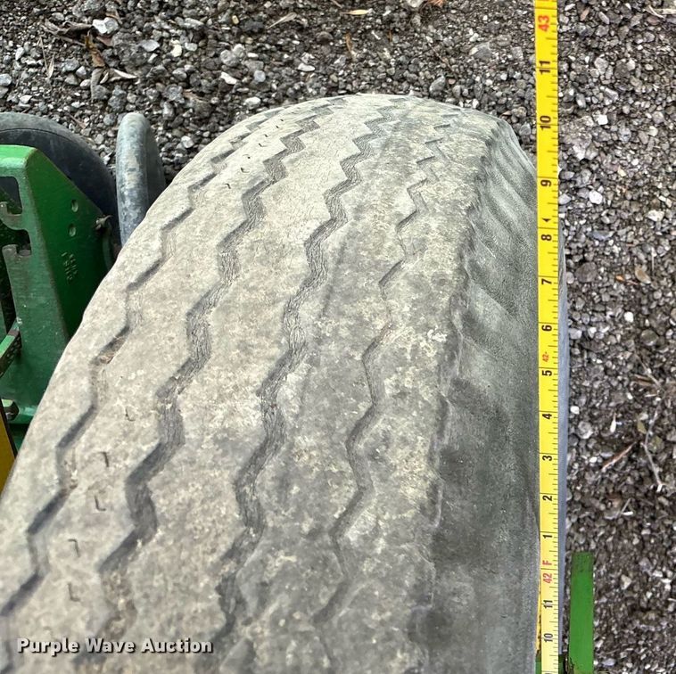 image for item DY0780 2001 John Deere 177ONT planter