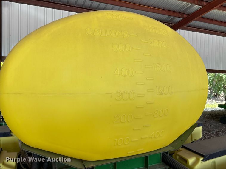 image for item DY0780 2001 John Deere 177ONT planter