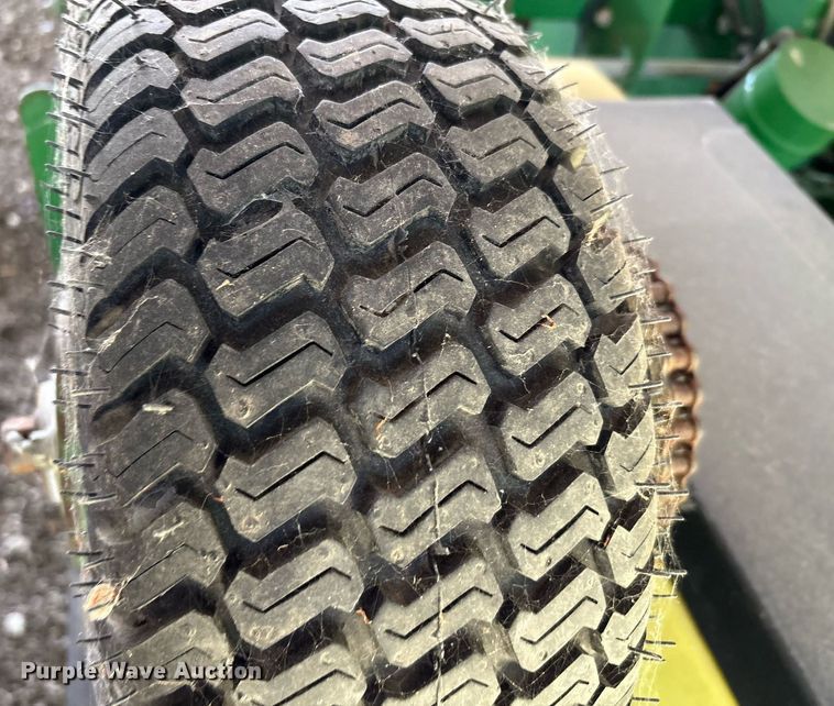 image for item DY0780 2001 John Deere 177ONT planter