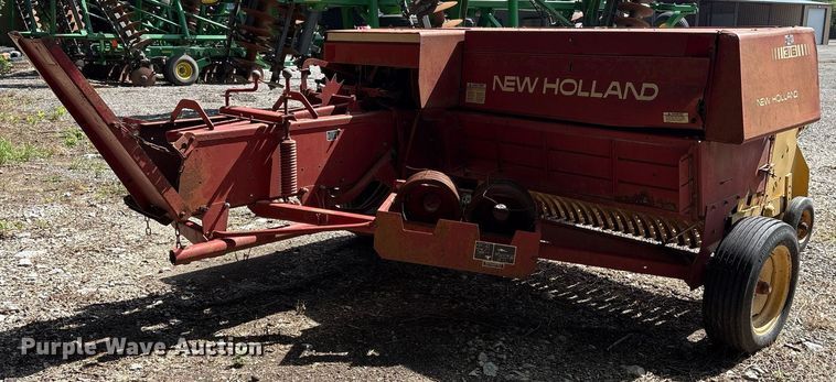 image for item DY0781 New Holland 316 small square baler