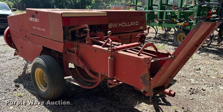 image for item DY0781 New Holland 316 small square baler