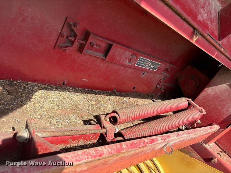 image for item DY0781 New Holland 316 small square baler