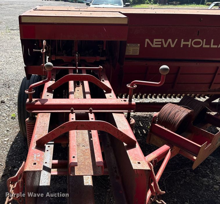 image for item DY0781 New Holland 316 small square baler