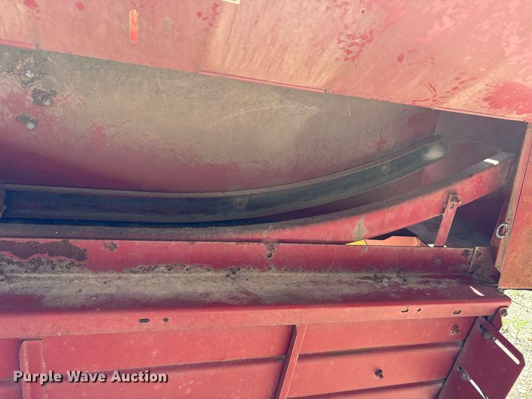 image for item DY0781 New Holland 316 small square baler