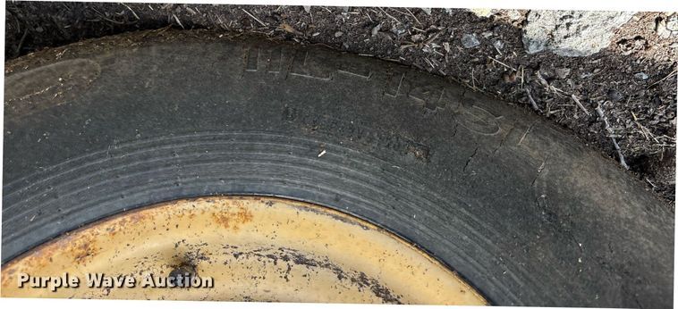 image for item DY0781 New Holland 316 small square baler