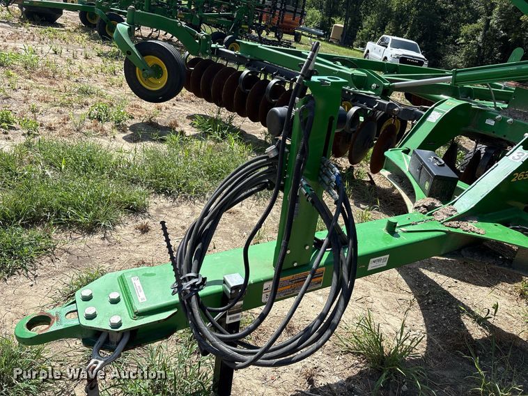 image for item DY0784 2023 John Deere 2633 tandem disk