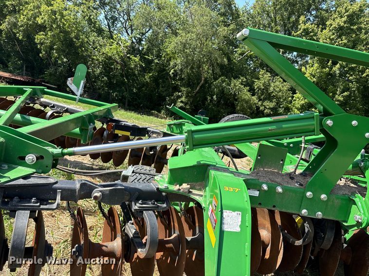 image for item DY0784 2023 John Deere 2633 tandem disk