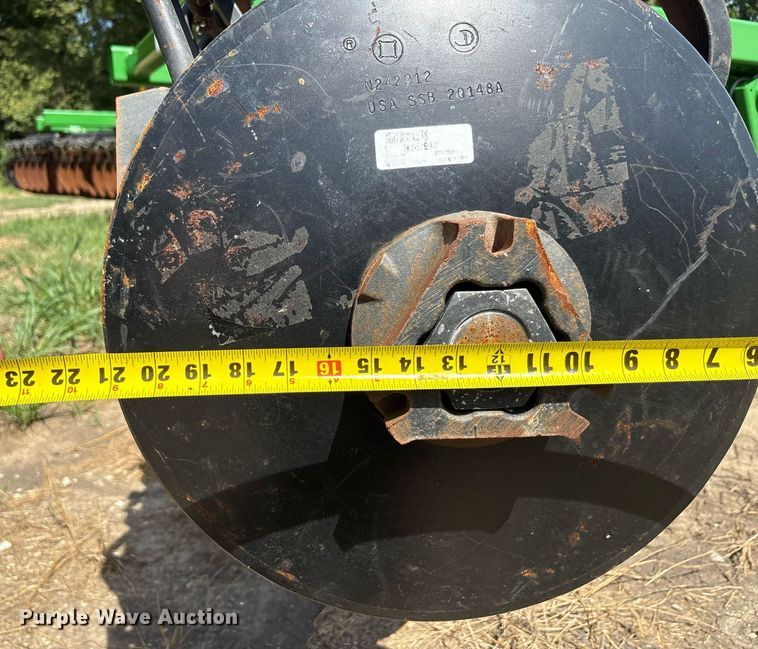 image for item DY0784 2023 John Deere 2633 tandem disk