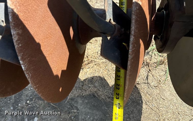 image for item DY0784 2023 John Deere 2633 tandem disk