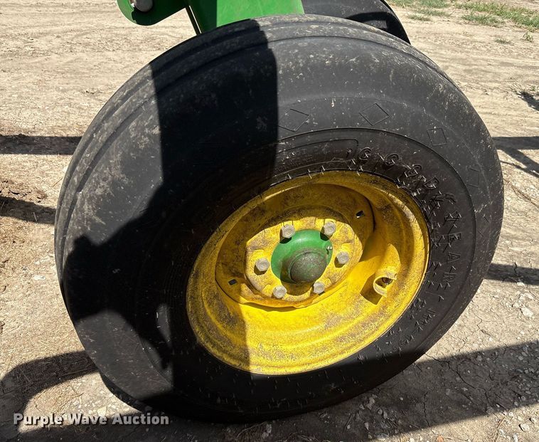 image for item DY0784 2023 John Deere 2633 tandem disk