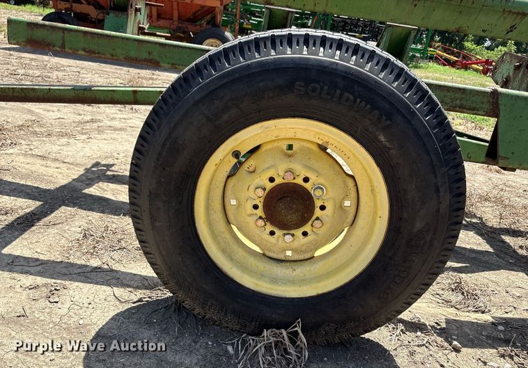 image for item DY0786 John Deere header trailer
