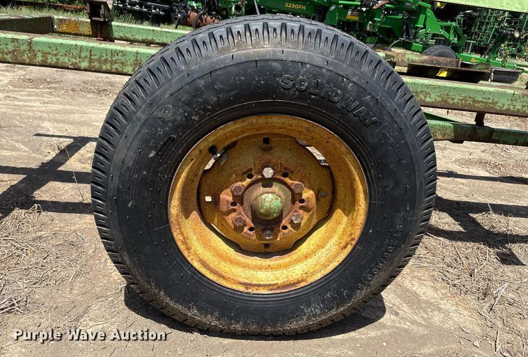 image for item DY0786 John Deere header trailer