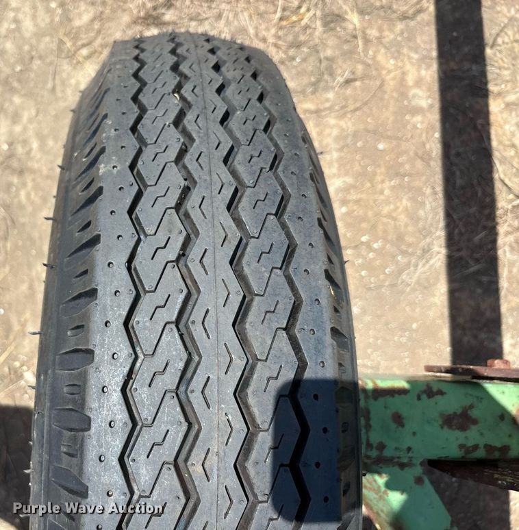 image for item DY0786 John Deere header trailer