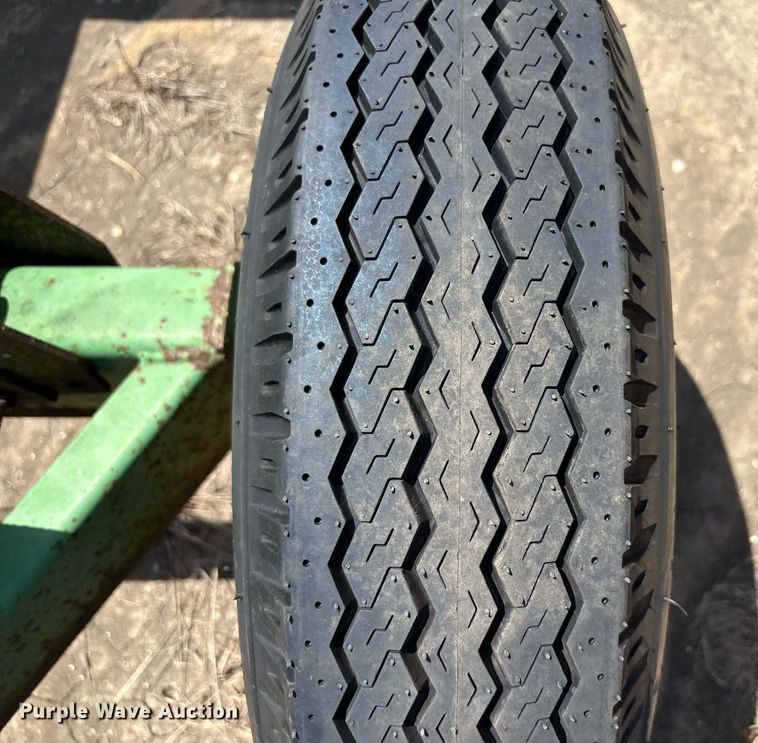 image for item DY0786 John Deere header trailer