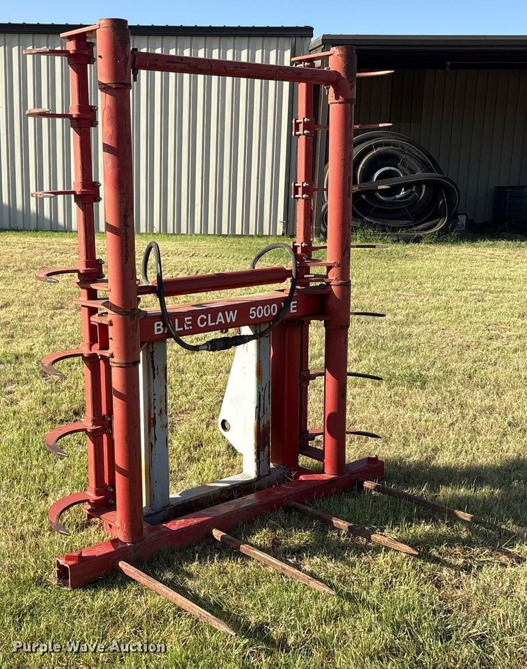 image for item DY0795 Bale Claw 5000VE bale carrier