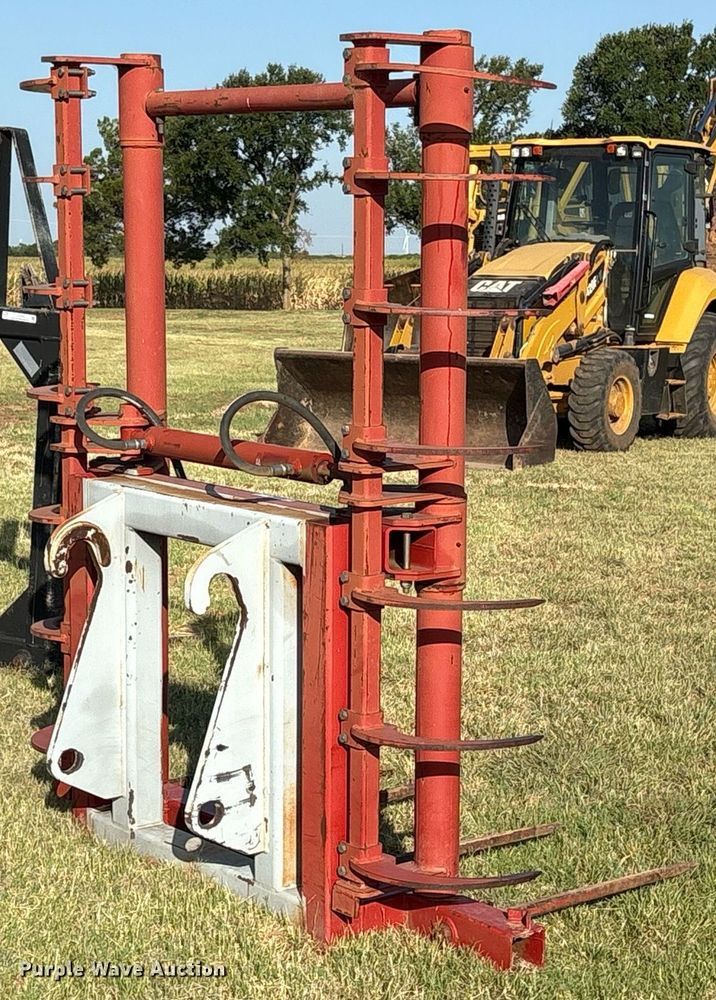 image for item DY0795 Bale Claw 5000VE bale carrier