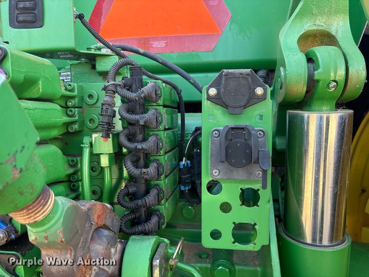 image for item DY0803 2011 John Deere 8260R MFWD tractor