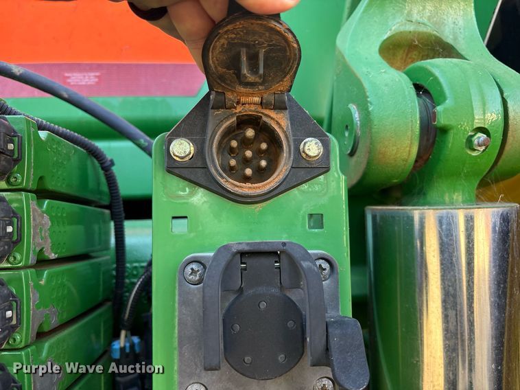 image for item DY0803 2011 John Deere 8260R MFWD tractor