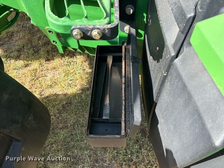 image for item DY0803 2011 John Deere 8260R MFWD tractor