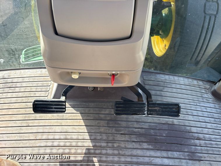 image for item DY0803 2011 John Deere 8260R MFWD tractor