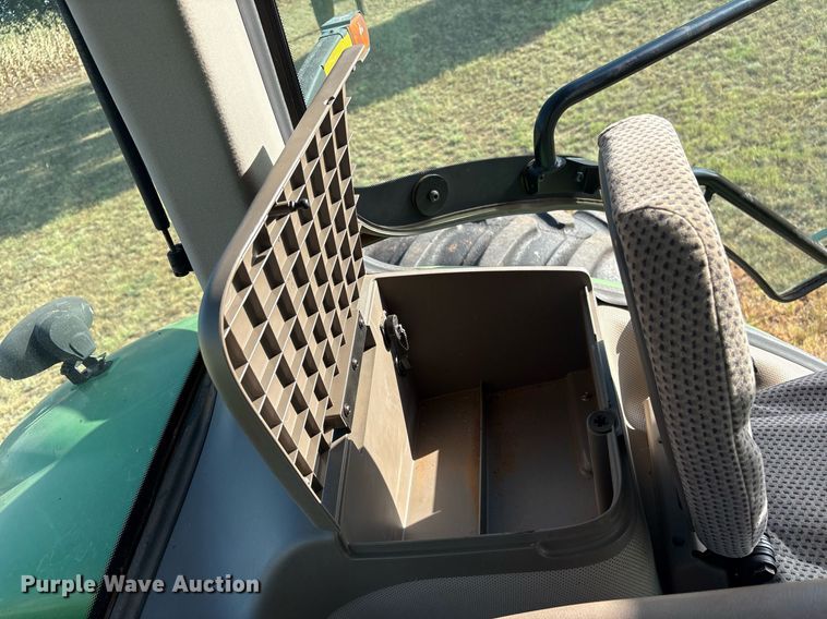 image for item DY0803 2011 John Deere 8260R MFWD tractor