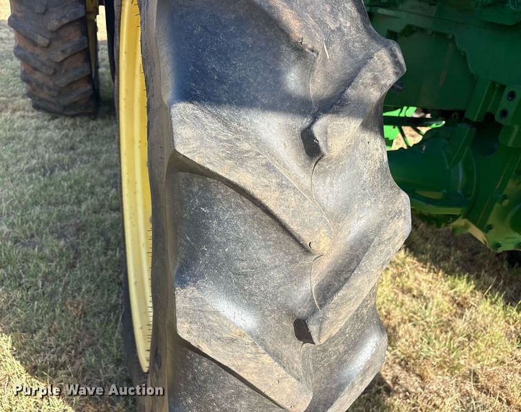 image for item DY0803 2011 John Deere 8260R MFWD tractor