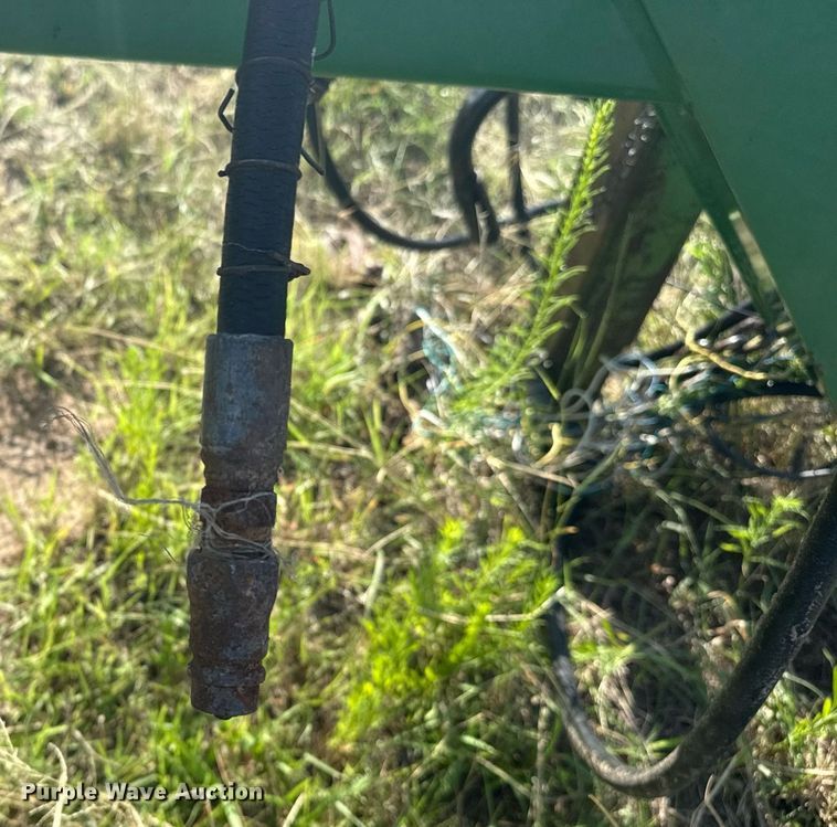 image for item DZ8718 2006 Great Plains 2N-3010 grain drill