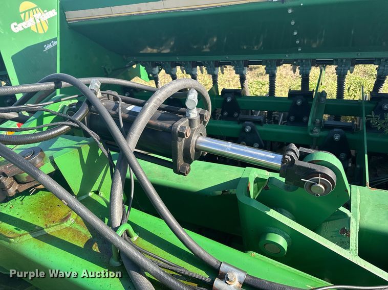 image for item DZ8718 2006 Great Plains 2N-3010 grain drill