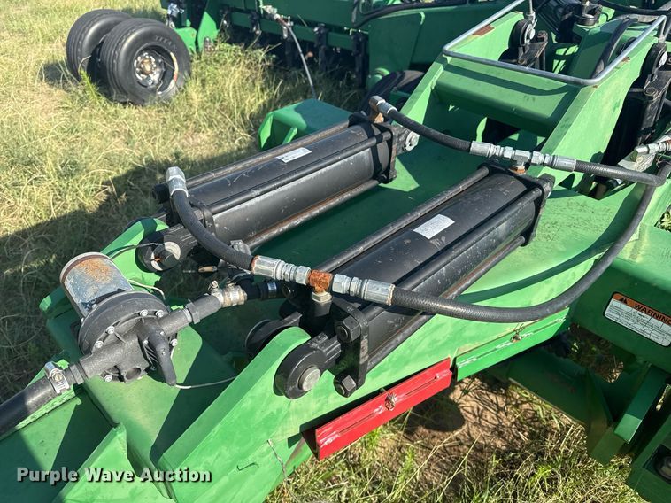 image for item DZ8718 2006 Great Plains 2N-3010 grain drill