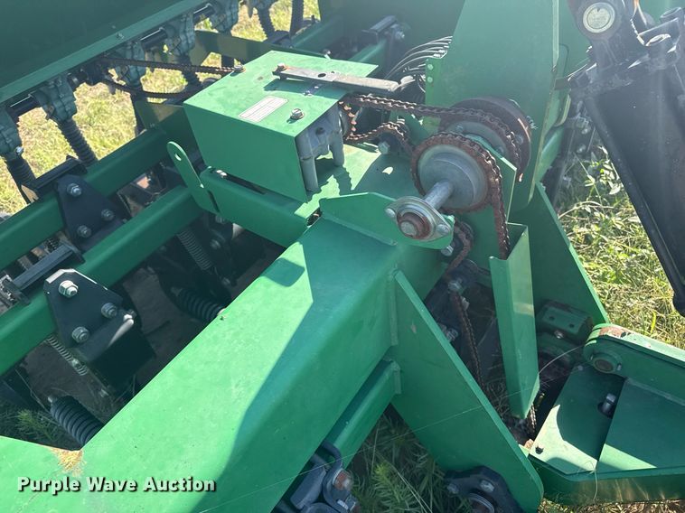 image for item DZ8718 2006 Great Plains 2N-3010 grain drill